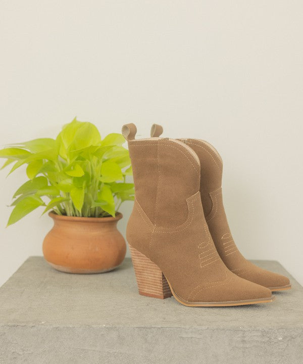 Oasis Society Ariella Western Short Boots