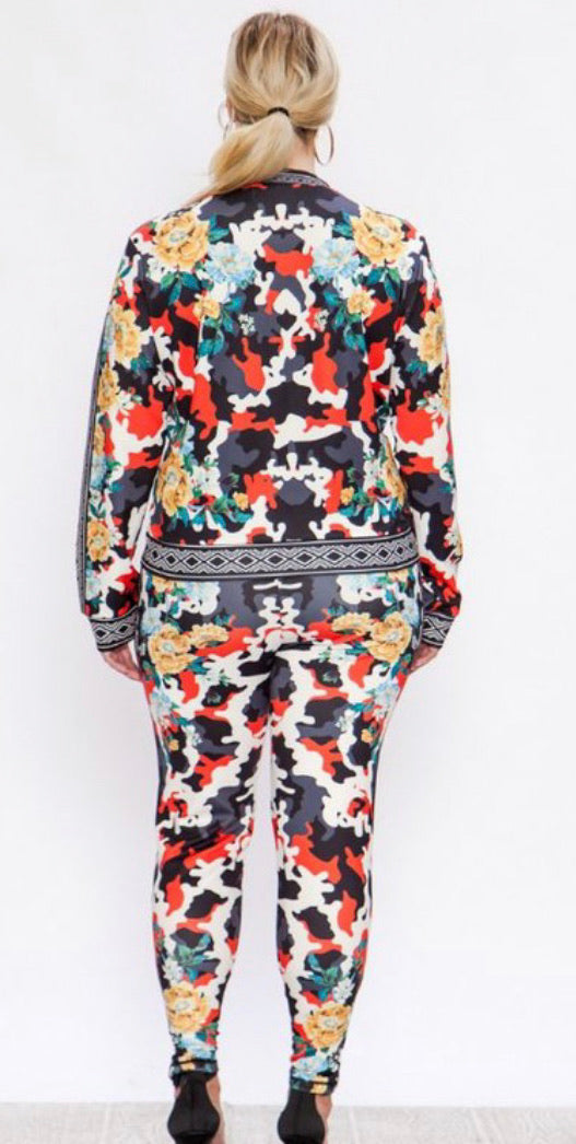 Plus Size Camo Floral Tracksuit Set