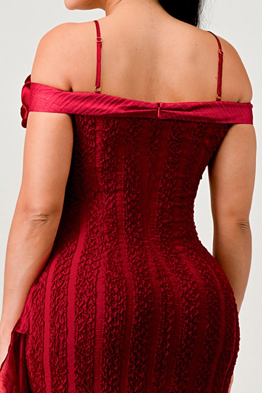 Enchanting Rose Off-Shoulder Bodycon Dress