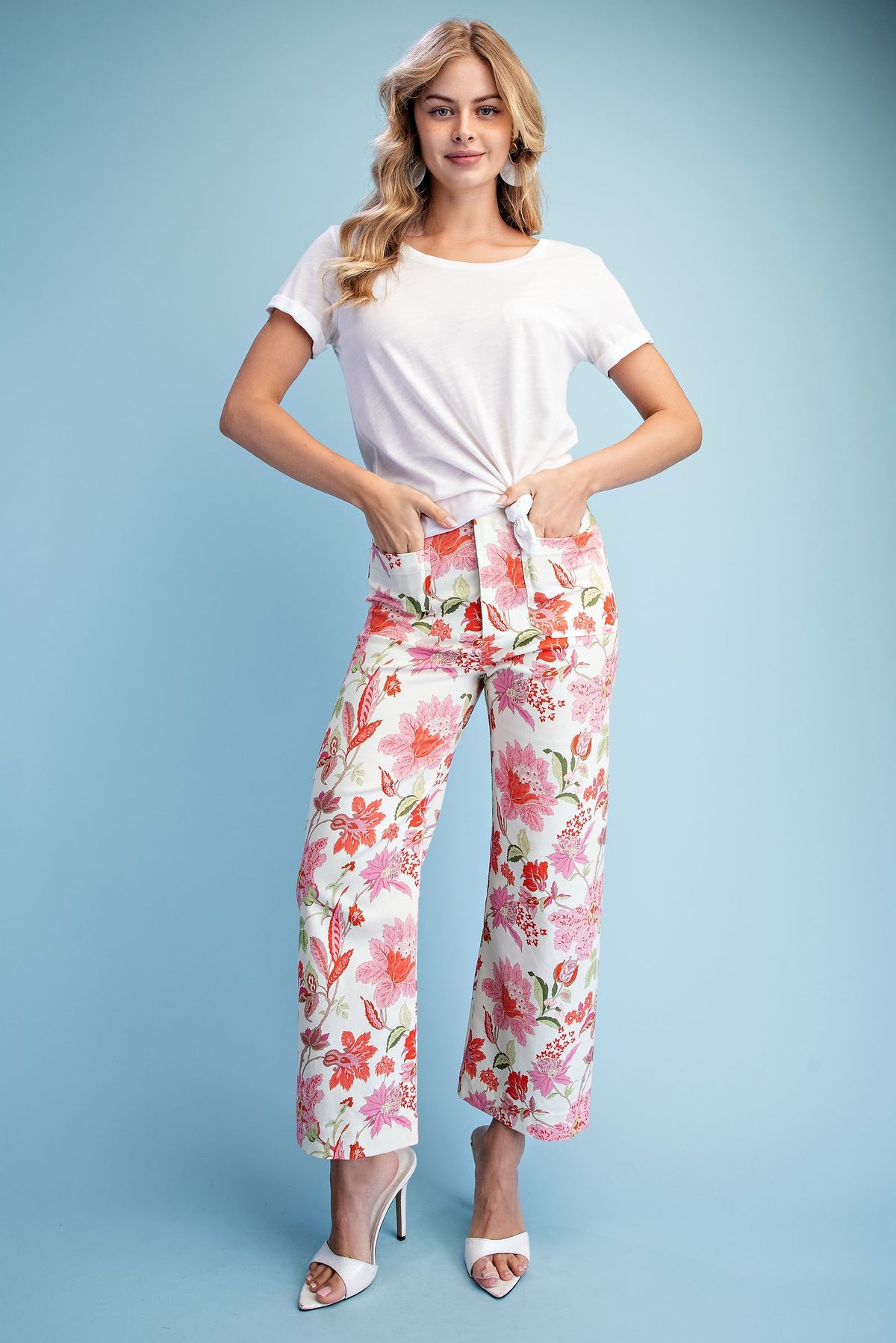 Gigio's Floral Ankle Cropped Pants in a Stretchy Denim-Like Fabric with Pockets